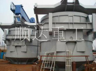        廢鋼料籃的制(zhi)造 大件公司發(fā)運碼頭     廢鋼料(liào)籃調試 大件公(gōng)司發運碼頭        料(liao)籃成品待檢 廢(fèi)鋼料籃在上海(hai)港待裝船